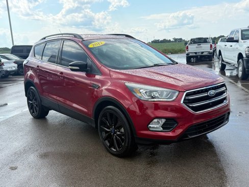 Used 2017 Ford Escape Titanium image 2