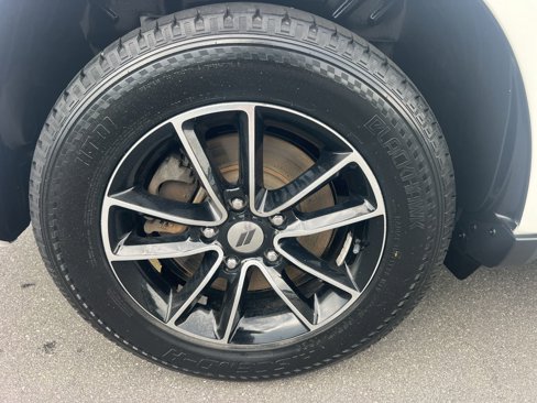 Used 2018 Dodge Journey SE w/ Blacktop Package image 12