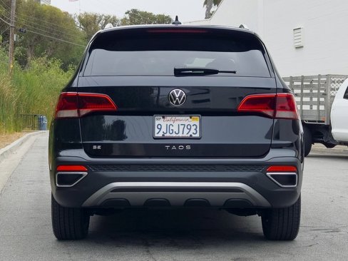 Used 2023 Volkswagen Taos SE image 6