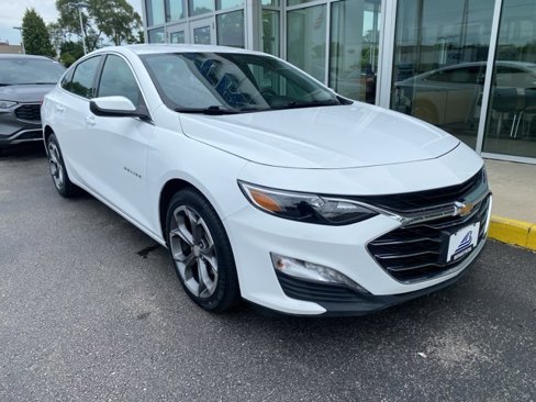 Used 2024 Chevrolet Malibu LT image 1