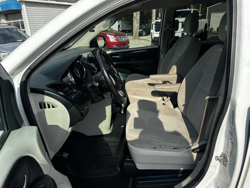 Used 2014 Dodge Grand Caravan SE w/ Quick Order Package 29E SE image 12