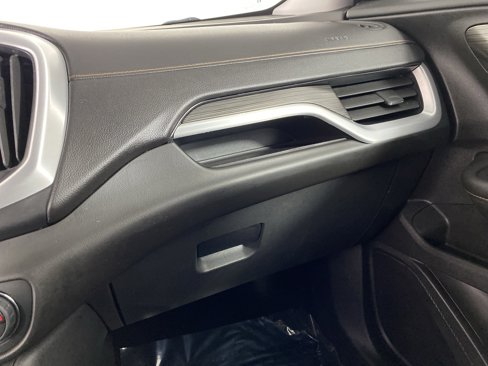 Used 2020 GMC Terrain SLT image 31