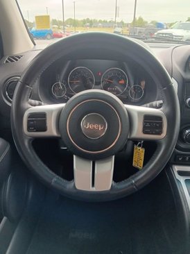 Used 2017 Jeep Compass Latitude image 16