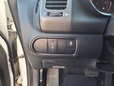 Used 2018 Kia Forte LX image 10