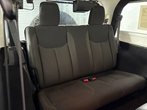 Used 2015 Jeep Wrangler Sahara w/ Connectivity Group image 25