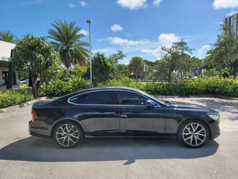 Used 2017 Volvo S90 T5 Momentum w/ Vision Package image 4