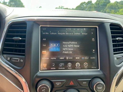 Used 2016 Jeep Grand Cherokee Overland image 18