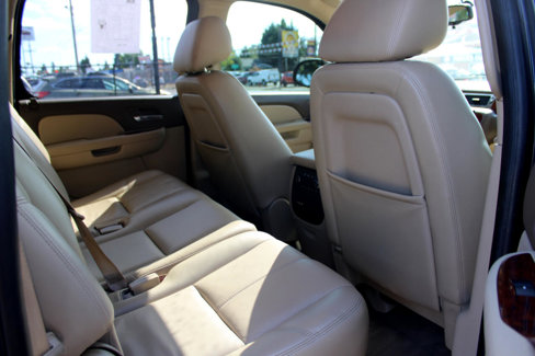 Used 2010 Chevrolet Suburban LT image 18