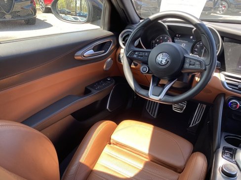 Used 2021 Alfa Romeo Giulia Ti Sport image 44