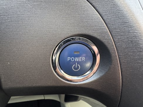 Used 2015 Toyota Prius Three image 31