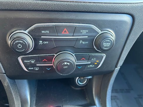 Used 2023 Dodge Charger SXT image 22