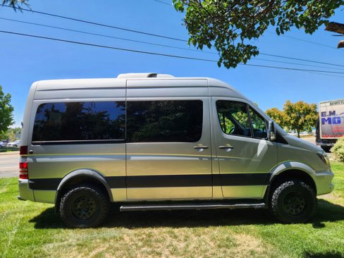 Used 2018 Mercedes-Benz Sprinter 2500 image 2