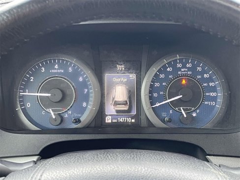 Used 2016 Toyota Sienna XLE image 19
