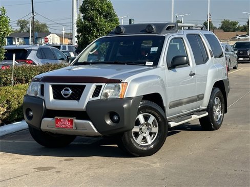 Used 2011 Nissan Xterra PRO-4X w/ Pro-4x Leather Pkg image 2