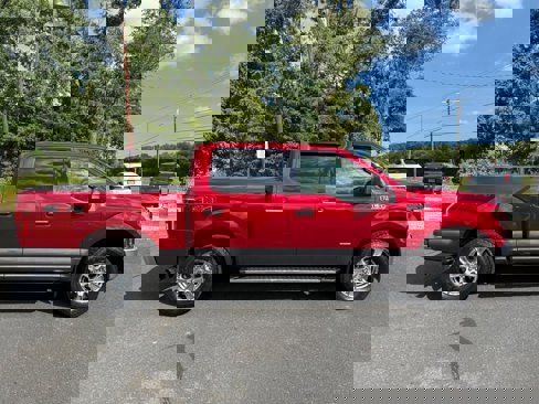 Used 2017 Ford F150 XLT w/ Equipment Group 302A Luxury image 8