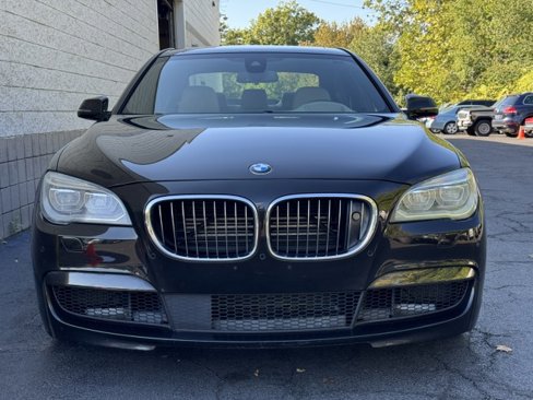 Used 2013 BMW 750i xDrive image 11
