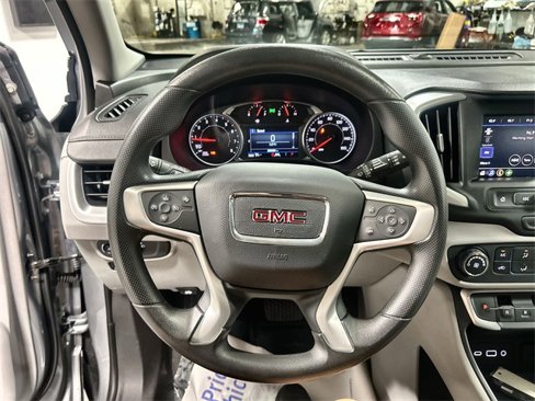 Used 2024 GMC Terrain SLE image 11