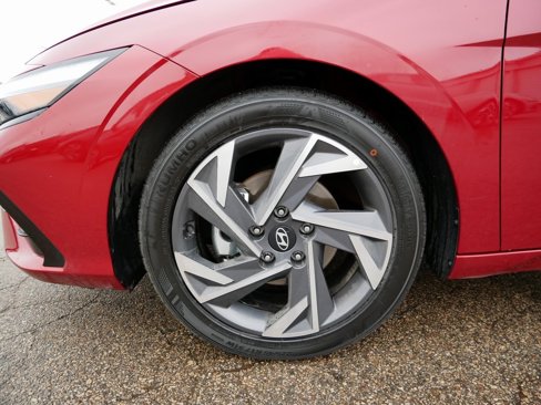New 2025 Hyundai Elantra SEL image 9