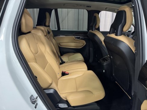 Used 2016 Volvo XC90 T6 Momentum w/ Momentum Plus Package image 12