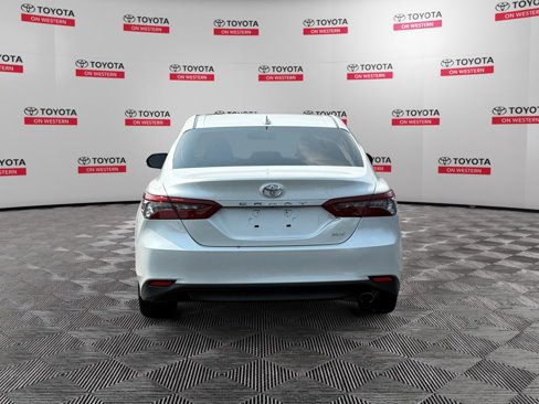 Certified 2022 Toyota Camry XLE w/ Navigation Package image 4