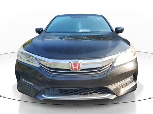Used 2017 Honda Accord Sport image 2