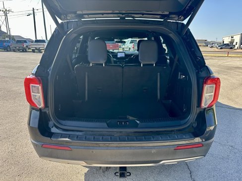 Used 2020 Ford Explorer XLT w/ Equipment Group 202A image 13