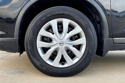 Used 2018 Nissan Rogue S image 9