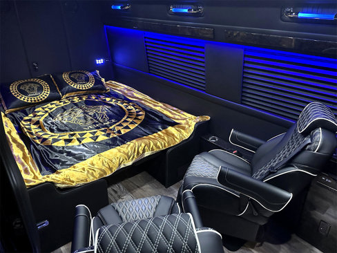 Used 2024 Mercedes-Benz Sprinter 3500 image 6