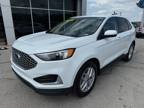 Used 2024 Ford Edge SEL image 3