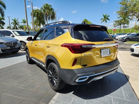 Used 2022 Kia Seltos Nightfall Edition image 10