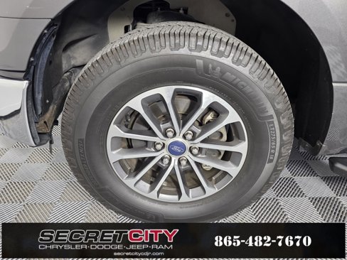 Used 2015 Ford F150 XLT w/ Equipment Group 302A Luxury image 9