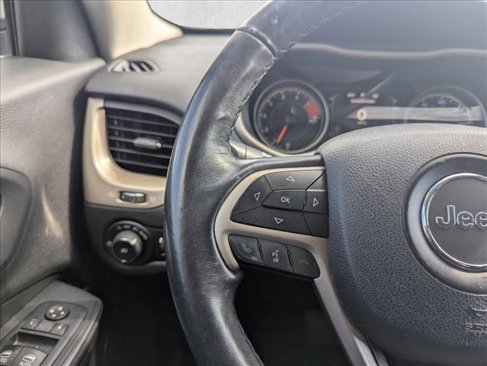 Used 2016 Jeep Cherokee 75th Anniversary image 13