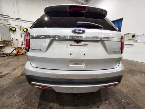Used 2016 Ford Explorer Limited w/ Equipment Group 301A image 5