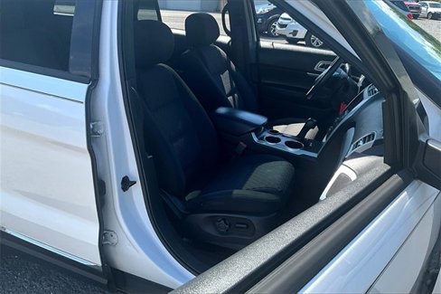 Used 2014 Ford Explorer XLT w/ Equipment Group 201A image 7