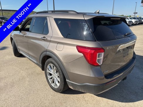Used 2021 Ford Explorer XLT w/ Equipment Group 202A image 8