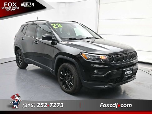 Used 2023 Jeep Compass Latitude w/ Convenience Group image 1