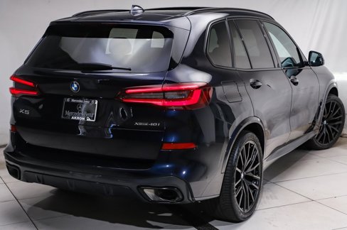 Used 2023 BMW X5 xDrive40i w/ M Sport Package image 3