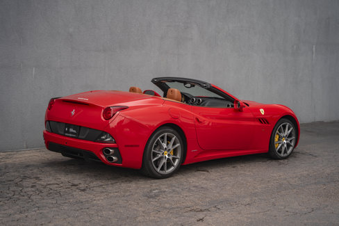 Used 2011 Ferrari California image 5