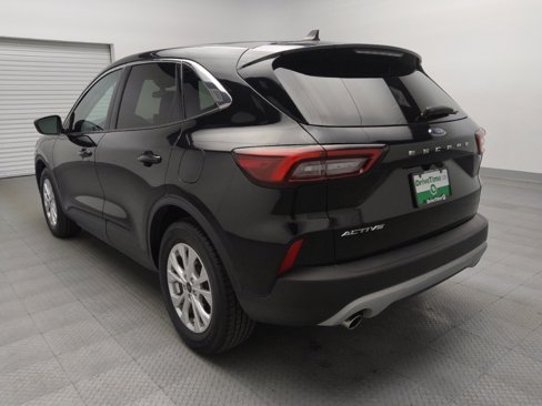 Used 2023 Ford Escape Active w/ Cold Weather Package image 5