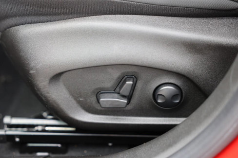 Used 2023 Jeep Renegade Latitude w/ Premium Group image 17