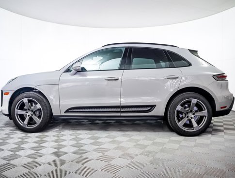 Certified 2024 Porsche Macan w/ Premium Plus Package image 2