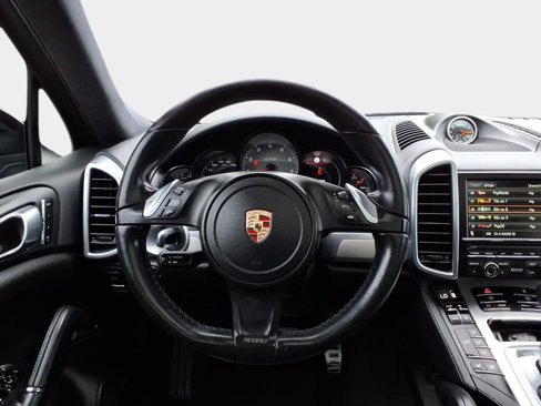 Used 2013 Porsche Cayenne GTS image 14