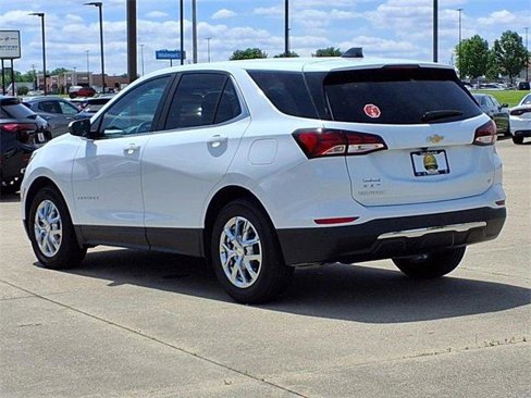 Used 2023 Chevrolet Equinox LT image 3