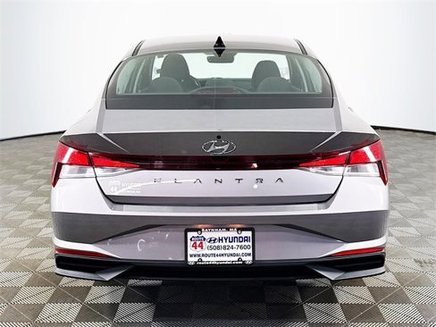 Used 2023 Hyundai Elantra SEL w/ Convenience Package image 18