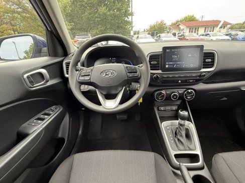 New 2025 Hyundai Venue SE image 16