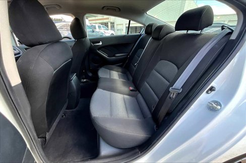 Used 2017 Kia Forte LX image 16