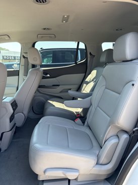 Used 2023 GMC Acadia SLT image 13