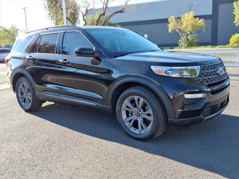 Certified 2022 Ford Explorer XLT w/ Equipment Group 202A image 7