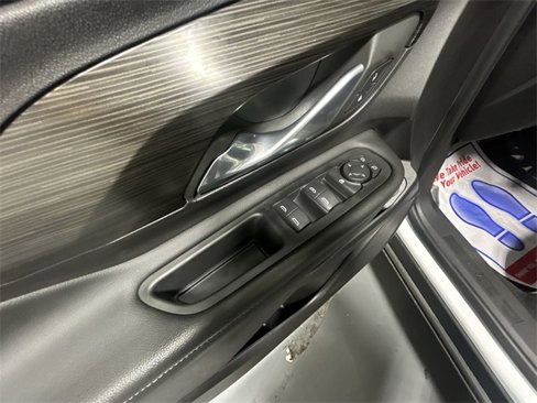 Certified 2024 GMC Terrain SLE w/ Driver Convenience Package image 15