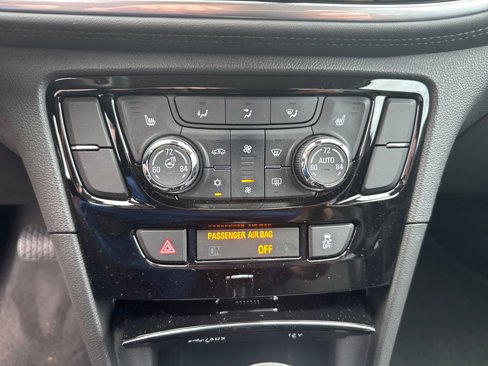 Used 2019 Buick Encore Essence image 25